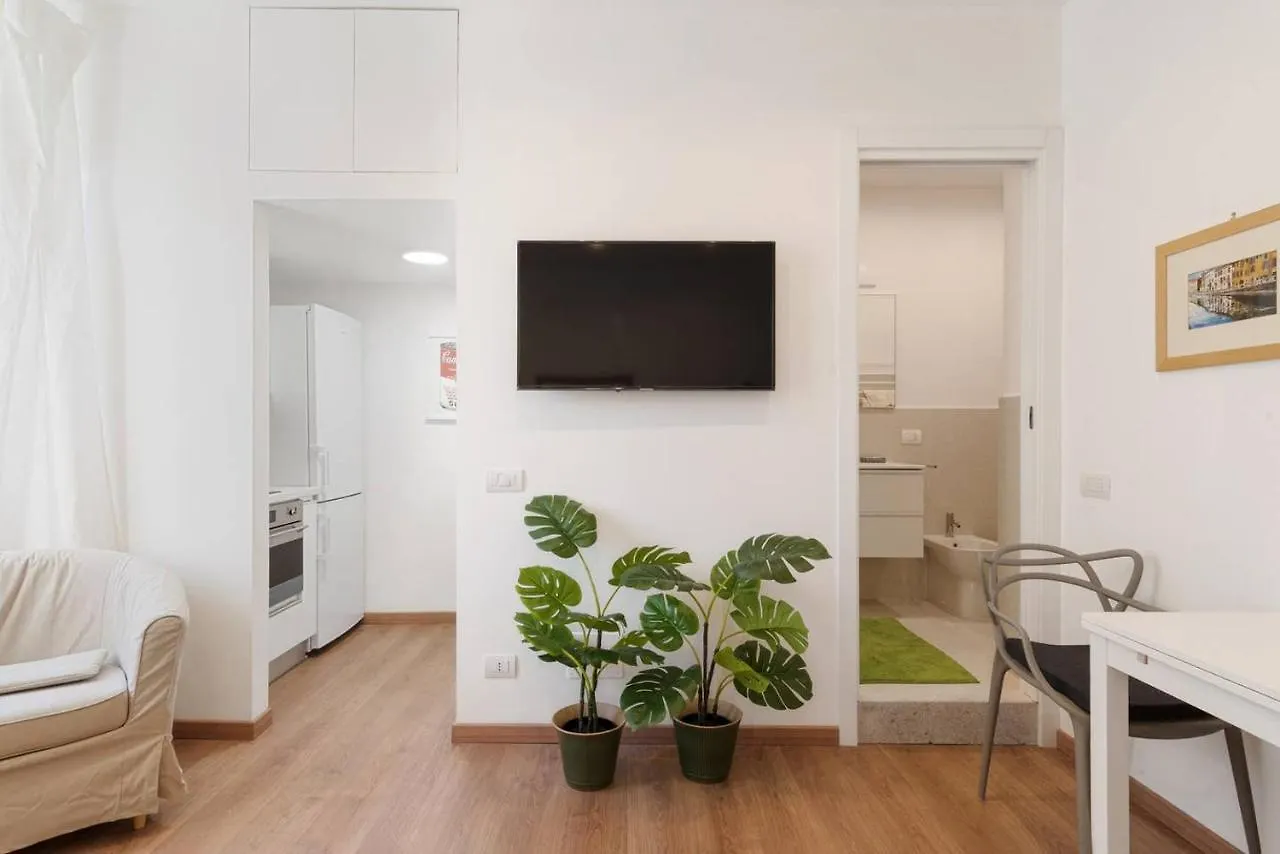 Apartment Amazing Studio With Botanic Touch In The Center Milan