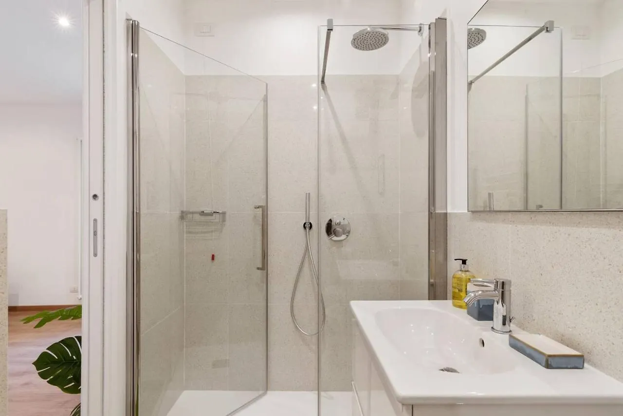 Amazing Studio With Botanic Touch In The Center Milán
